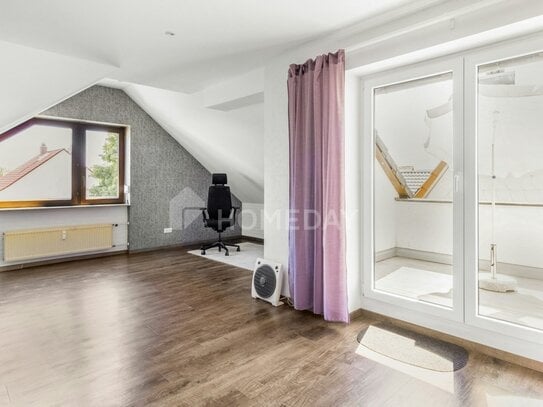 Maisonette im DG mit SW-Dachterrasse, EBK und Garage | zzgl. 25 qm fast fertige Ausbaureserve