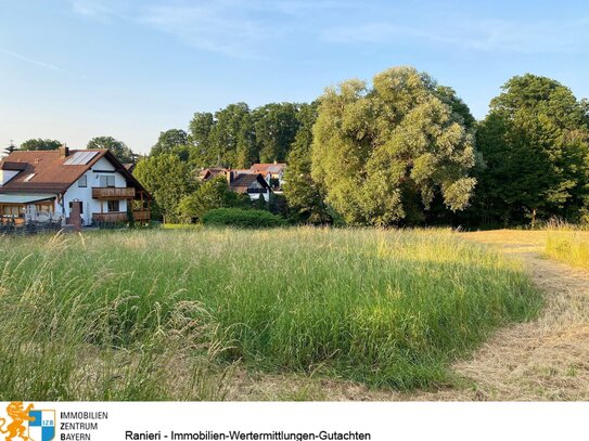 PROVISIONSFREI ! Großzügiges Baugrundstück mit großem Garten und Weiher in Burgtahnn-Schwarzenbach (Grundstück A)