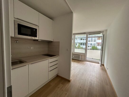 Sofort freie, einzugsfertige 1,5 Zi.-Whg. mit neuer EBK, mod. Bad, Balkon. Zentrale, ruhige Lage