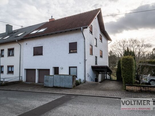 NATURVERBUNDEN - gemütliche Dachgeschoss-Wohnung mit großem Balkon in Furpach!