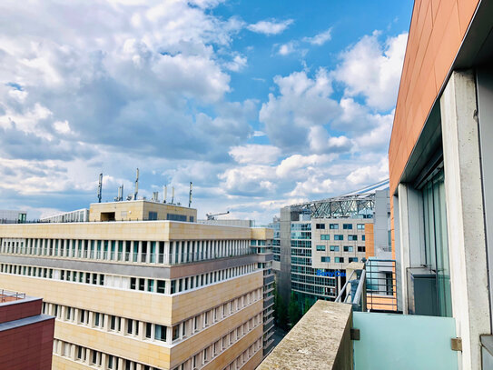 Mit Weitblick – Helle Maisonettwohnung mit 2 großzügigen Balkonen am Potsdamer Platz!