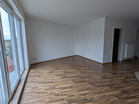 ****Moderne 3-Raum-Wohnung m. offener Küche, großer Balkon, in idyllischer Altstadtlage!!!****