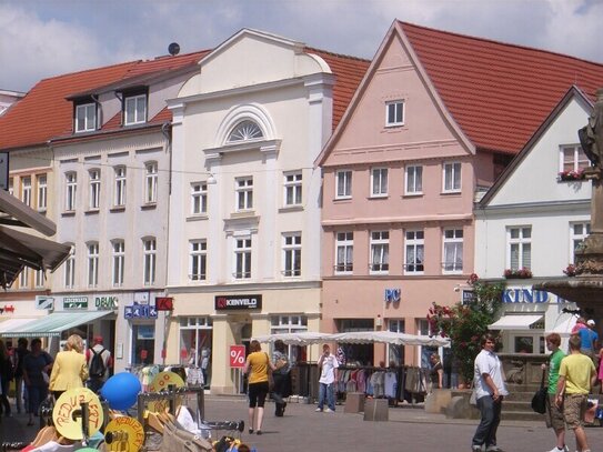 2 Zimmer Wohnung Nähe Pferdemarkt in Güstrow