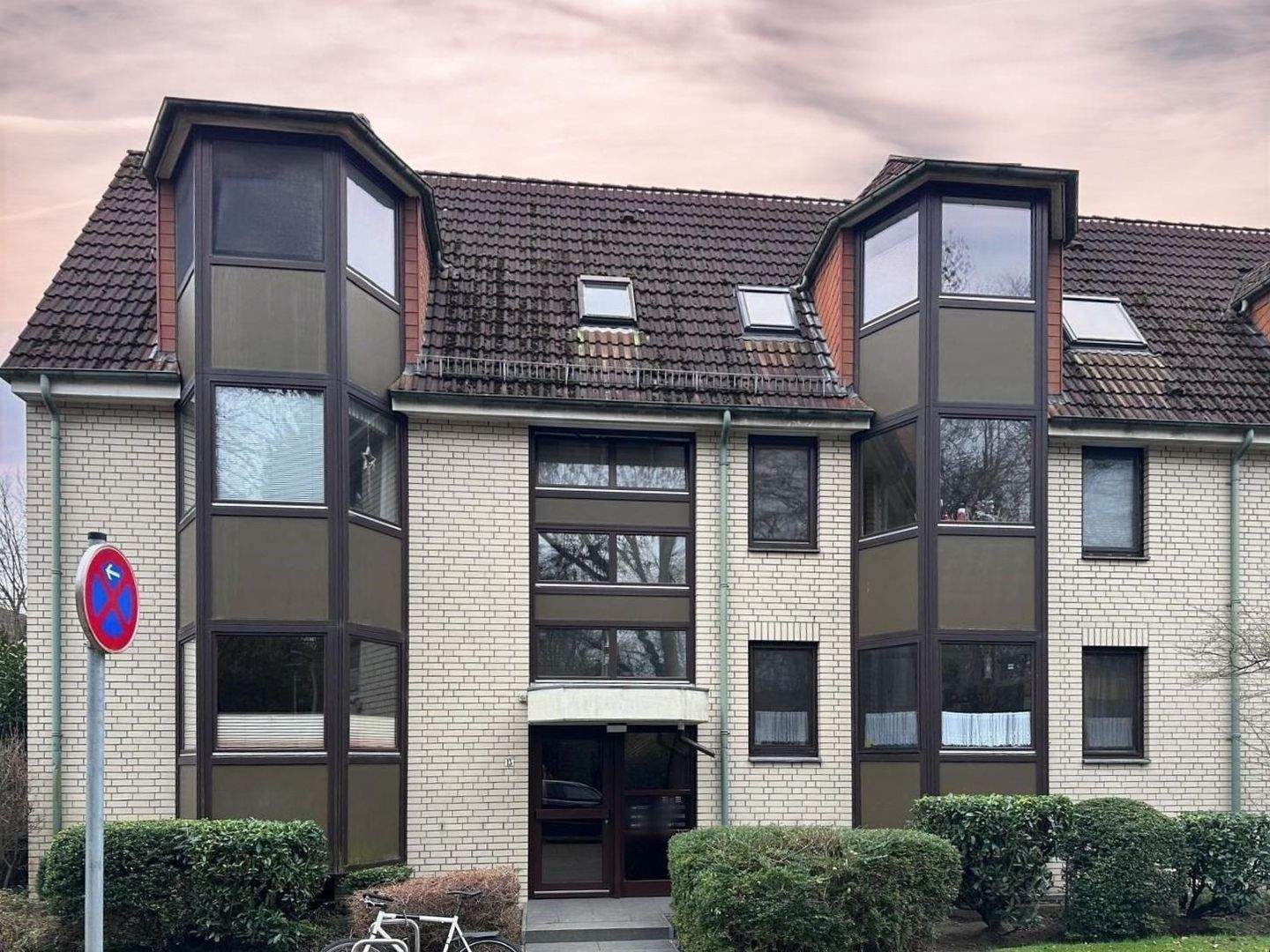 Urbanes Wohnglück in Horn-Lehe, 3 Zimmer mit Balkon & Tiefgaragen-Komfort