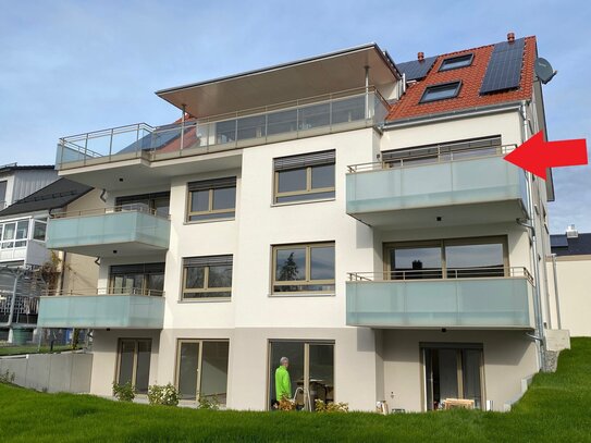 Neue Wohnung mit Einbauküche und Balkon: attraktive 2,5-Zimmer-Wohnung in Hagnau