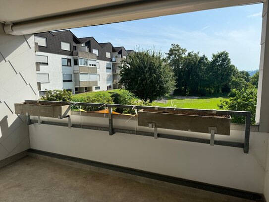 Stuttgart Neugereut 2-Zimmerwohnung mit schönem Ausblick auf 2 Balkonen und Loggia - sofort frei!