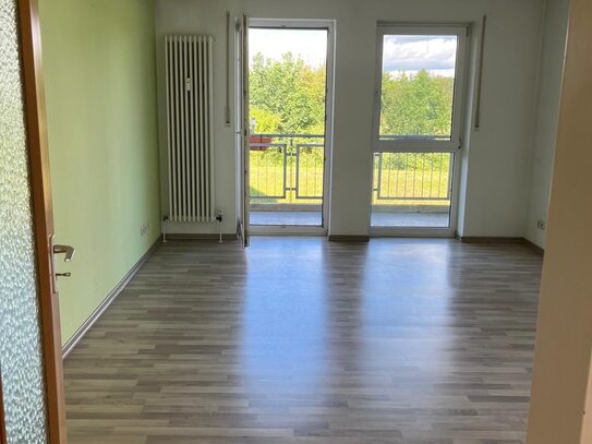 Großzügige 3-Zimmer-Wohnung im Erdgeschoss mit Balkon