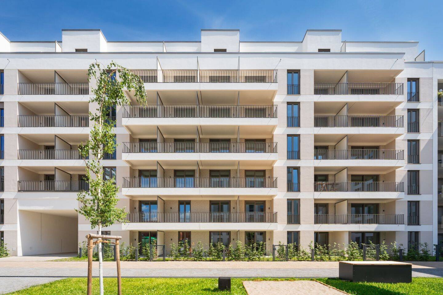 2 Zimmer Apartment * Balkon * Einbauküche * TG Stellplatz * Frei ab 01.06.2026 - Photo 1