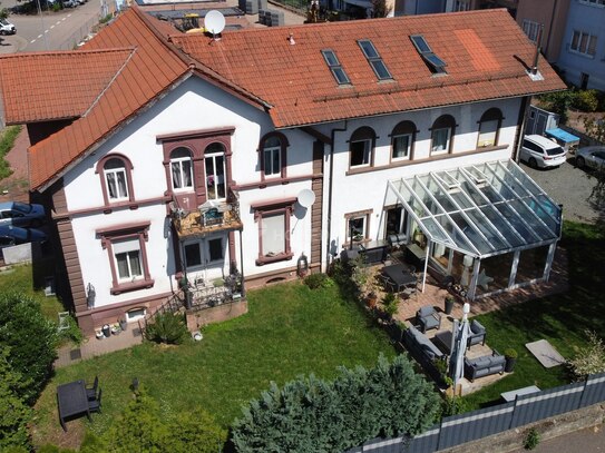 Großzügiges Einfamilienhaus mit Garten und Stellplätzen in Pirmasens zu verkaufen