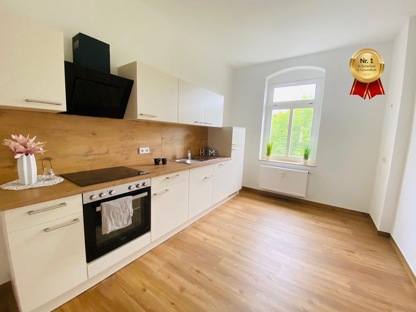 Neu! 3-Raumwohnung mit offener Küche mit Einbauküche I sonniger Balkon I Tageslichtbad