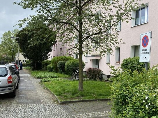 von Privat - kleine aber feine sanierte bezugsfreie 1,5 Zimmerwohnung in Lichtenrade