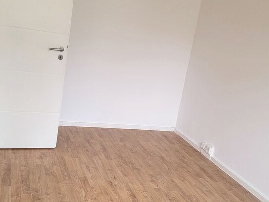 Dein neues Zimmer !!! Wohngemeinschaft sucht neuen Mitbewohner - 3 Raumwohnung in Leipzig/Schönefeld