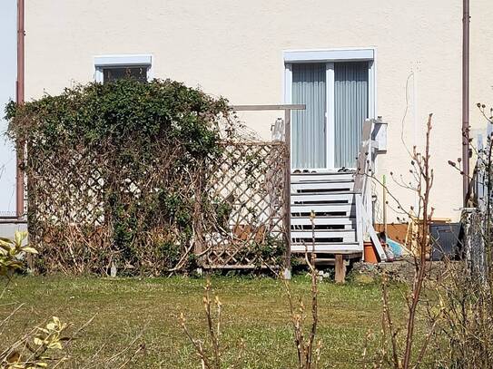 Schaffen Sie sich Ihr Eigenheim! Renoviertes RMH mit Garten zu verkaufen