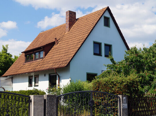 Nürnberg: Freistehendes Einfamilienhaus auf ca. 740 m² Grundstück. Nähe Birkenwaldklinik