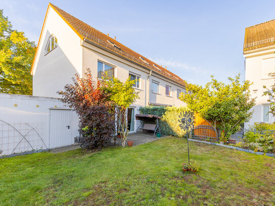 Bahnhofsnah! Inkl. Einbauküche, drei Bädern, Rollladen, Garage u.v.m.: Reihenendhaus in Fredersdorf