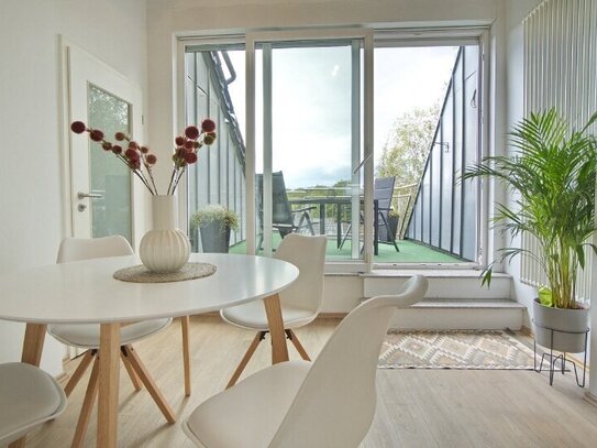 First-time occupancy: Charming, generously proportioned apartment in good residential area, with balcony and full range…