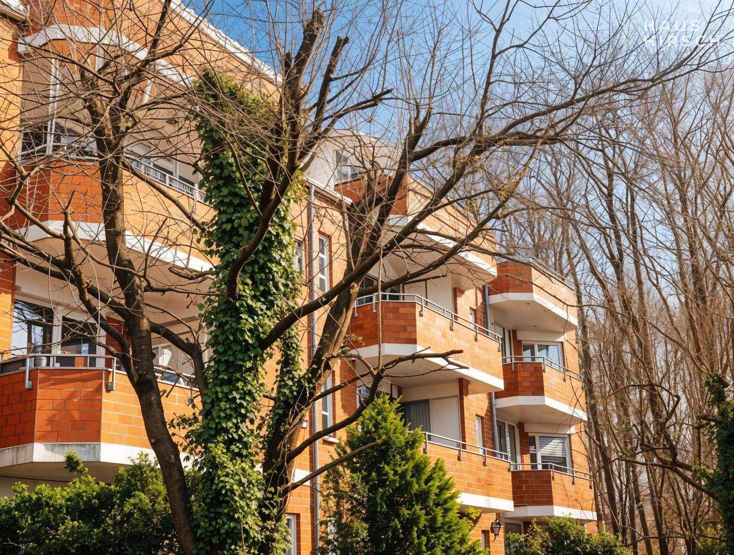 Endetage über zwei Ebenen - schöne Maisonette in HH-Schnelsen