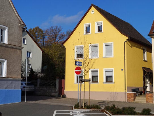 Dietenhofen: EFH im Stadtkern mit Hausgarage und Garten auf ca. 494 m², ideal für Handwerker!