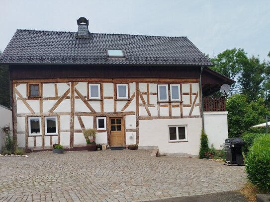 Im Einklang mit der Natur: Schönes Fachwerkhaus mit viel Platz und vielen Möglichkeiten!