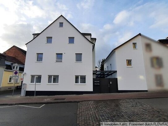 Erstbezug nach Sanierung - Sehr schöne 3ZKB Wohnung in zentraler Lage