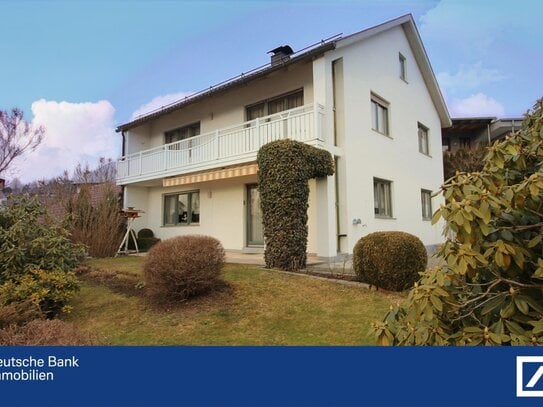 Äußerst gepflegtes, charmantes Einfamilienhaus in sehr schöner Lage von Regen / Bayer. Wald