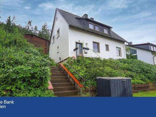 Frisch saniertes Einfamilienhaus! Umwandlung in zwei getrennte Wohneinheiten möglich.