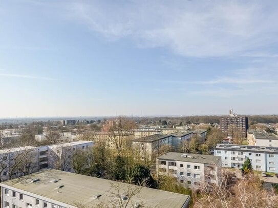 Eigentumswohnung mit Fernblick * Balkon * ca. 101 m² Wfl. * 4 Zimmer * Aufzug * Außenstellplatz