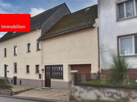 Zweiparteienhaus mit großem Garten in Winkels ++ Mengerskirchen ++