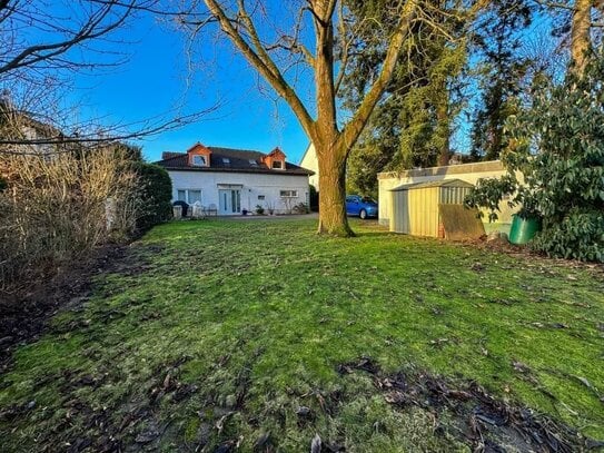 Freistehendes Einfamilienhaus mit Ausbaupotenzial in Eschborn-Niederhöchstadt!