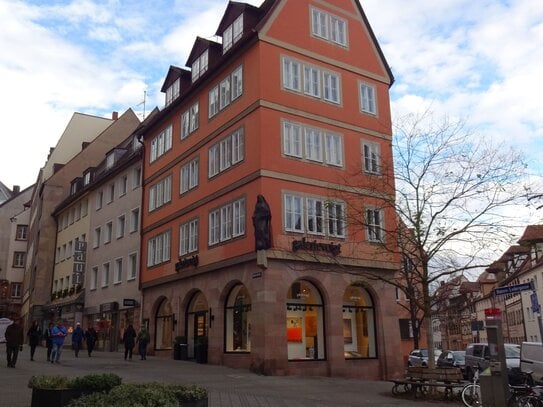 Attraktive Büro- oder Gewerberäume in Nürnberger Bau-Juwel Stirnhaus in der Nürnberger Fußgängerzone