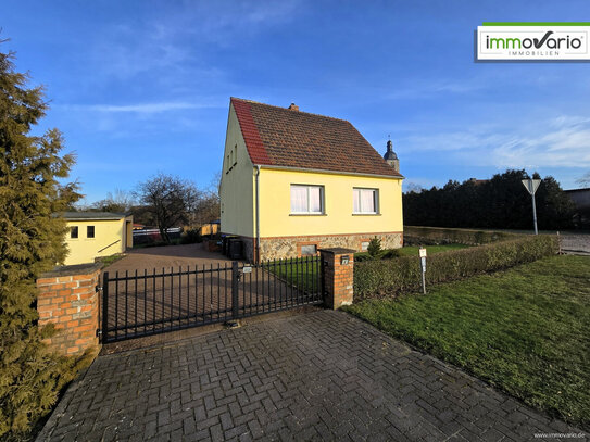 Charmantes Einfamilienhaus mit Schloßblick sucht neue Eigentümer!