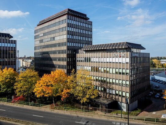 Büroflächen in Rath zur Miete. Hauseigene Tiefgarage, neuwertige Ausstattung