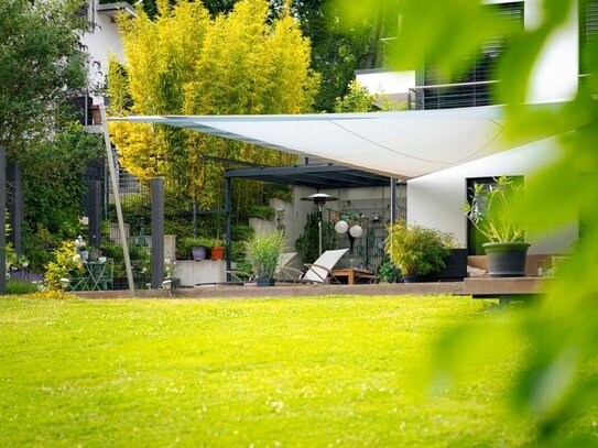 Neuwertiges Architektenhaus im Bauhaus-Stil mit Sonnenterrasse und Außenpool in Seevetal-Waldesruh!