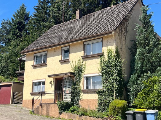 RESERVIERT: Wohnhaus mit Garage und Garten in Aixheim