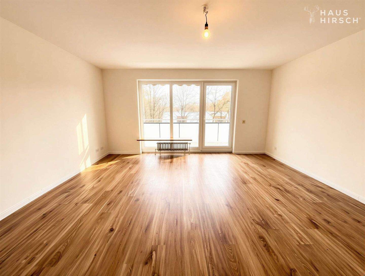 Einziehen und wohlfühlen - Kernsanierte ETW mit großzügigen Balkon an der Grenze zu Hamburg