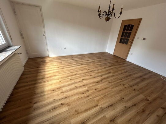 *Modernisierte 3 Zimmer Wohnung in Bielefeld Ummeln*