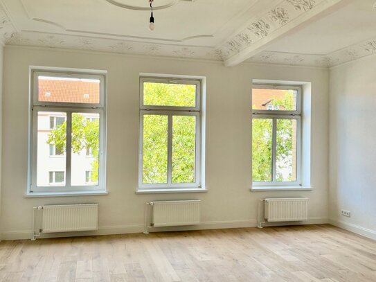 Große 5 Zimmer Altbauwohnung / 25m²-Wohnküche / Tolle Lage