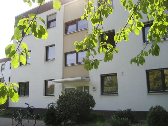 SANKT AUGUSTIN - schöne 3 -Zi. Whg. EG im 9 Parteien-Haus, ca. 89 m² Wfl., gr. Balkon + TG-Platz