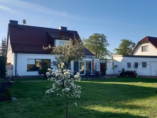 Einfamilienhaus mit zusätzlich erschlossenem Bauplatz