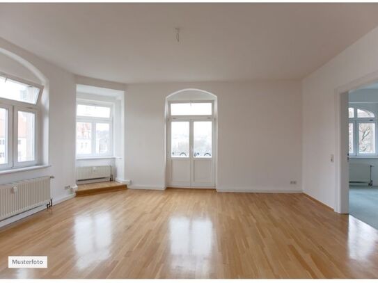 Hingeschaut! +Provisionsfrei Etagenwohnung in 09669 Frankenberg, Wassergasse