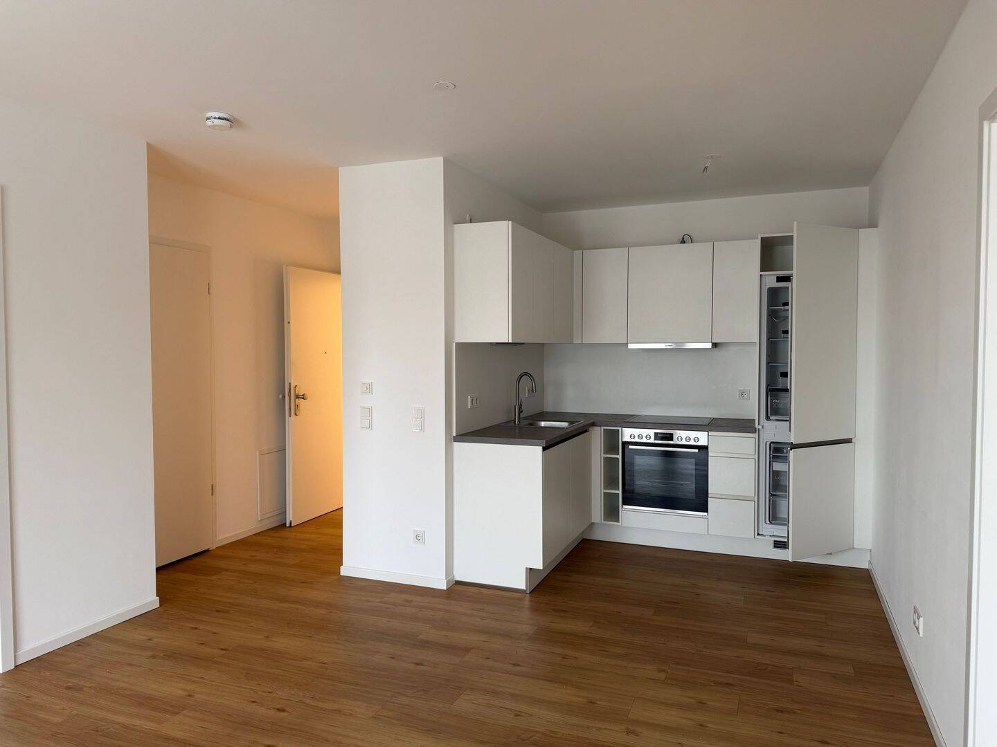 Perfekt geschnittene 3-Zimmer-Wohnung mit Einbauküche, Loggia & Keller! - Foto 1