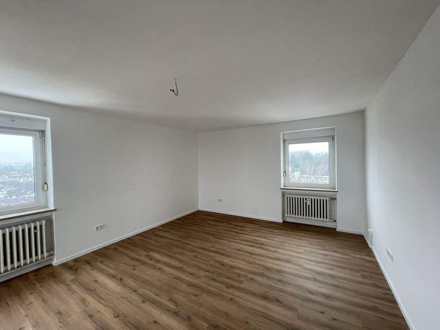                                                               Sanierte 4-Zimmer-Wohnung mit Balkon in Coburg                                                       in Rögen (Coburg)