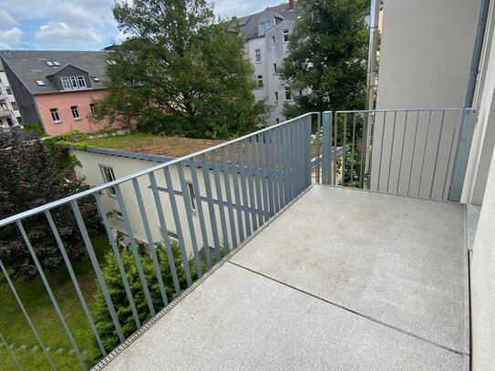 2-Raum-Balkon-Bad mit Dusche-PETERSTRASSE