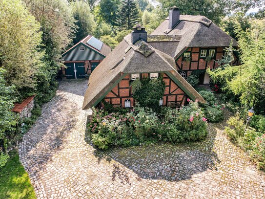 Ihr naturnahes Reetdach-Traumhaus in Cappel: Historischer Charme trifft modernen Komfort