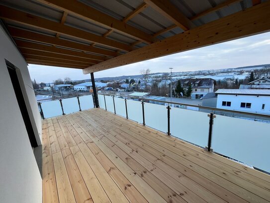 Geräumige 3-Zimmer Wohnung mit großem Balkon, Einbauküche und Außenstellplatz