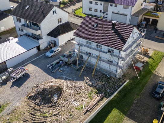 Mehrgenerationenhaus oder Investitionsobjekt: 4 Wohneinheiten, teilsaniert, mit großem Grundstück