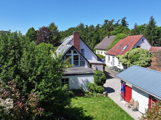 Gemütlich und gepflegt ist dieses Einfamilienhaus in schöner, ruhiger Lage...