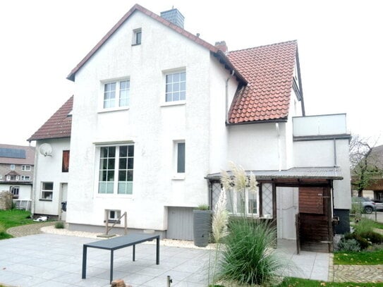 Saniertes Einfamilienhaus mit Garten, Garage und Carport in Suterode