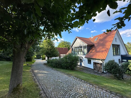 Seelage Lütjensee, 2 Wohnhäuser, 0,8-2,8ha Grundstück