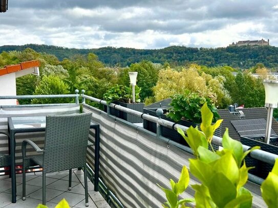 Schicke 4-Zimmer-Wohnung mit TG-Stellplatz, Balkon und Veste-Blick!